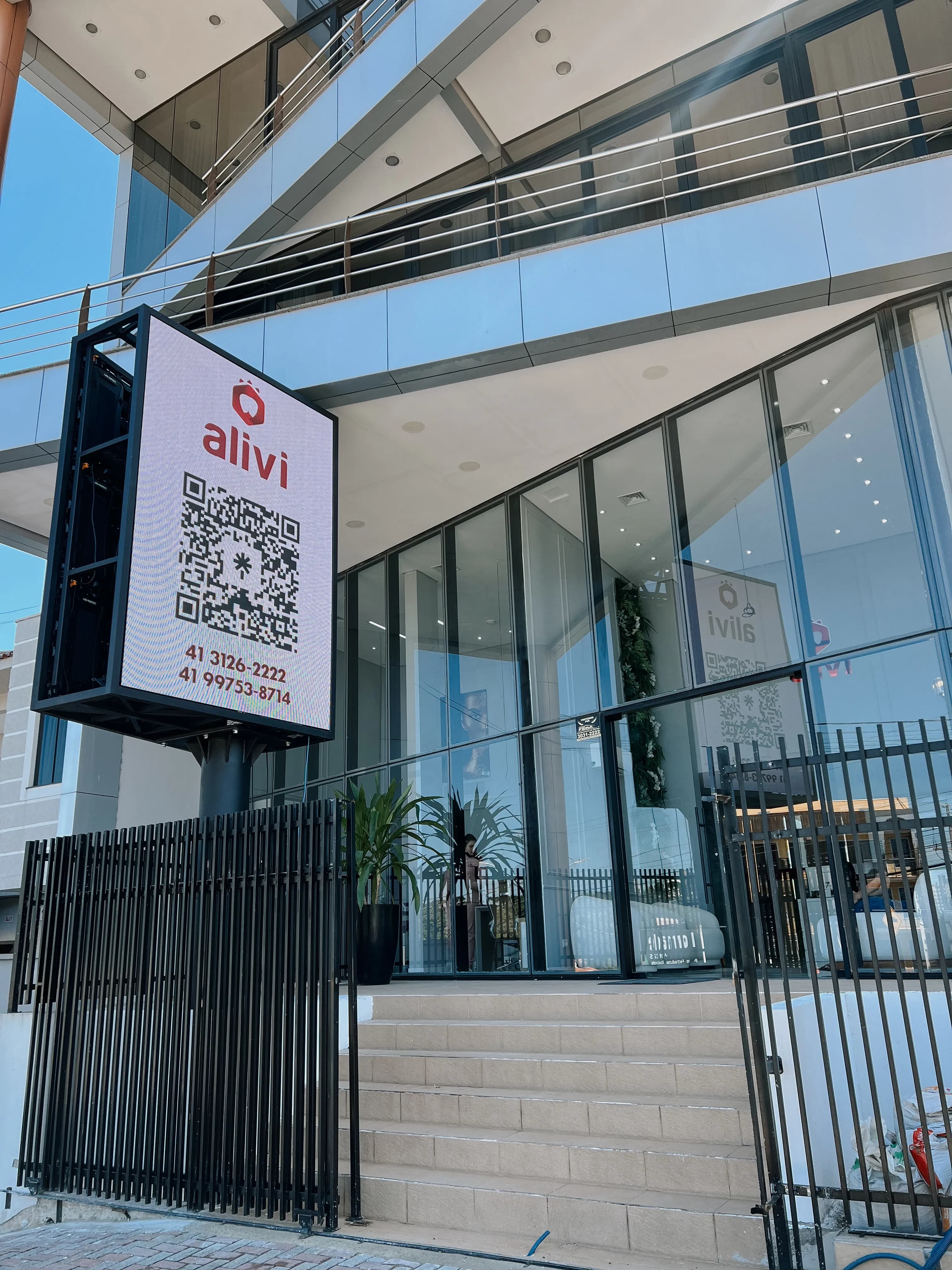 Fachada da Clínica Alivi, em Araucária